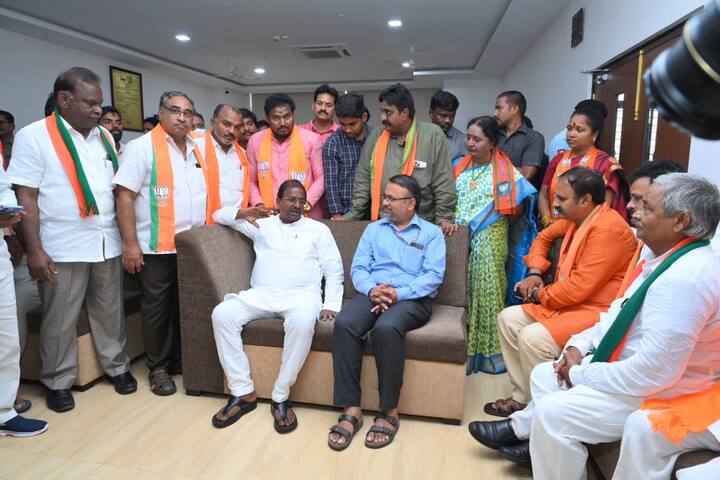 జాతీయ విద్యా సంస్థల నిర్వాహకులతో మాట్లాడిన వీర్రాజు