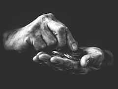 కష్టాలు వెంటాడుతున్నాయా? రోజూ ఇలా చేస్తే దరిద్రం మీ దరి చేరదు - ఇది చాలా ఈజీ