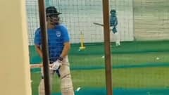 আইপিএলের প্রস্তুতি শুরু? রাঁচি স্টেডিয়ামের ইন্ডোরে অনুশীলনরত ধোনির ভিডিও ভাইরাল