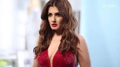 karwa chauth look: raveena tandon photo caption is kesari colour saree and Photos: 47ની ઉંમરે એક્ટ્રેસનો બિન્દાસ લૂક, કરવા ચોથ પર સાડીમાં ફોટોશૂટ કરાવીને આપ્યુ શાનદાર કેપ્શન..........