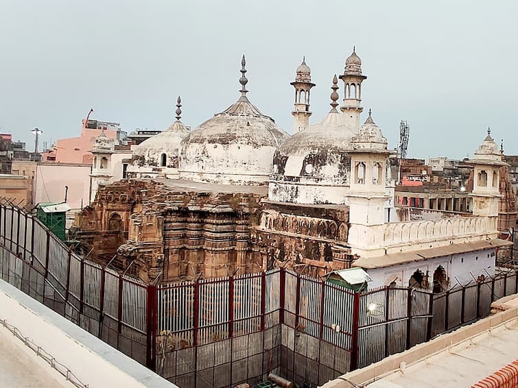 Gyanvapi Mosque Case: Hindu Petitioners To Approach HC After Varanasi Court Refuses Carbon Dating Of 'Shivling' Gyanvapi Case: Hindu Petitioners To Approach SC After Varanasi Court Refuses Carbon Dating Of 'Shivling'