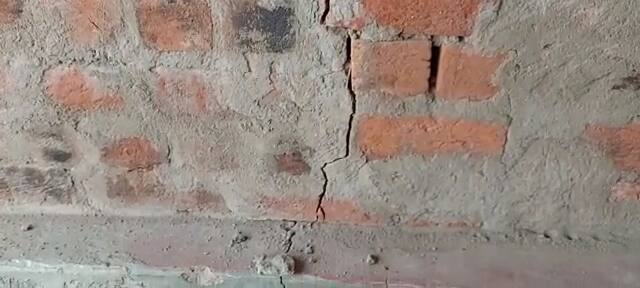 सैंकड़ों की संख्या में ग्रामीण खदान के सामने इकट्ठा होकर एसईसीएल प्रबंधन का विरोध किया. ग्रामीणों के हल्लाबोल से मौके पर अफरातफरी की स्थिति बन गई. 