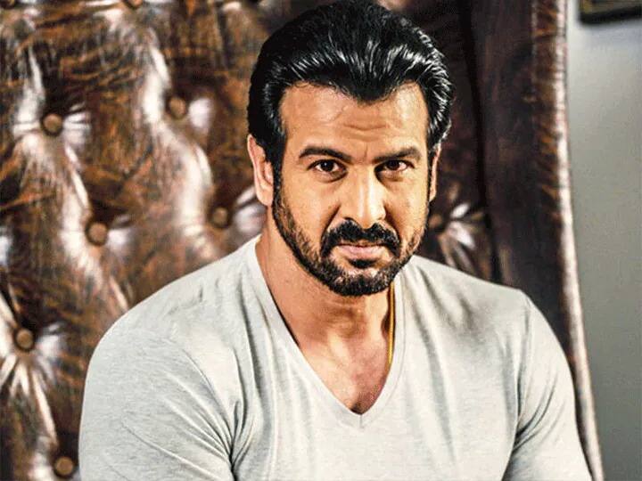 ronit-roy-struggle-unknown-facts-know-every-detail-about-him Ronit Roy: ਟੀਵੀ ਸਟਾਰ ਰੋਨਿਤ ਰਾਏ ਕਦੇ ਹੋਟਲ `ਚ ਲਾਉਂਦੇ ਸੀ ਝਾੜੂ ਪੋਚਾ, ਅੱਜ ਕਰੋੜਾਂ ਦੇ ਮਾਲਕ