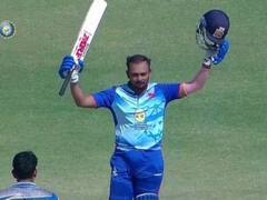 Prithvi Shaw की बैटिंग के आगे छूटा असम के गेंदबाजों का पसीना, 46 गेंदों में जड़ दिया शतक