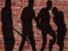 दिल्ली में पार्किंग विवाद को लेकर शख्स के साथ मारपीट, बचाने पहुंचे बेटे पर भी जानलेवा हमला