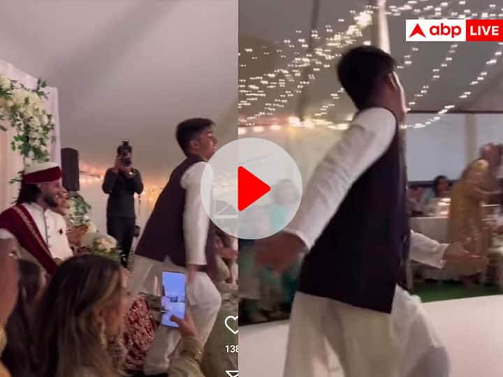 man dances on Shahrukh Khan Movie Main hoon Na song comic timing funny dance moves amazed users viral video on social media SRK के गाने पर दोस्त ने किया डांस, कॉमेडी के तड़के ने महफिल जमा दी