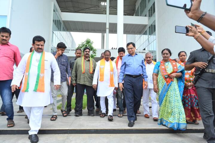 అమరావతి రాజధాని ప్రాంతంలో ఏపీ బీజేపీ నాయకులు పర్యటన.