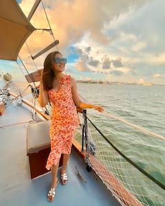 Ritu Varma Photos: రితూ వర్మకి చీర బోర్ కొట్టిందేమో!