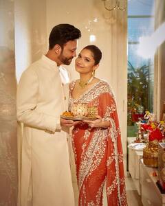 Ankita Lokhande Pics: करवा चौथ पर अंकिता लोखंडे से नज़र नहीं हटा पाए विक्की जैन, सामने आईं कपल की रोमांटिक तस्वीरें