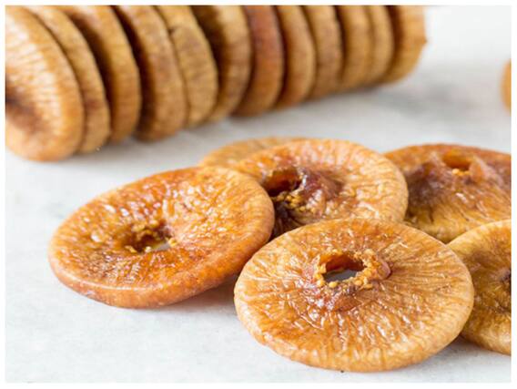 Dry Fruits For Skin: रोज खाएं ये ऑयली ड्राई फ्रूट्स, बनाएंगे आपको खूबसूरत