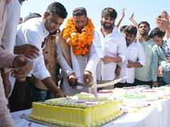 जन्मदिन पर विरोधियों को संदेश? राजस्थान के मंत्री ने बीच सड़क पर तलवार से काटा केक