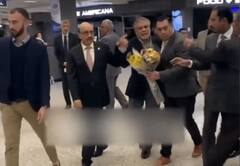 अमेरिका में पाकिस्तानी मंत्री इशाक डार के मुंह पर शख्स बोलने लगा चोर-चोर, बदले में मिली गालियां, वीडियो हुआ वायरल