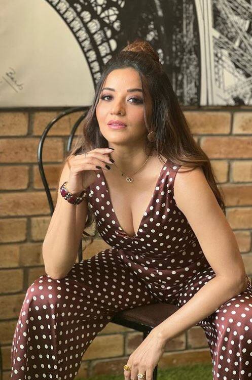 तिचे इन्स्टावरील हे हॉट फोटो प्रचंड मोठ्या प्रमाणात व्हायरल होत आहे.
