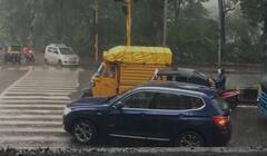 In Pics :  परतीच्या पावसाने झोडपले, पुण्यात ठिकठिकाणी 'जलयुक्त' शिवार!