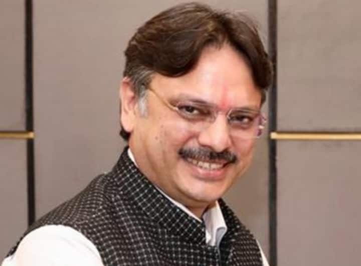 Lucknow Sarojini Nagar BJP MLA Rajeshwar Singh Program on 200 days in Politics after VRS from IAS Lucknow News: पूर्व ईडी अधिकारी राजेश्वर सिंह के राजनीति में दो सौ दिन पूरे, क्षेत्र में होंगे ये खास कार्यक्रम