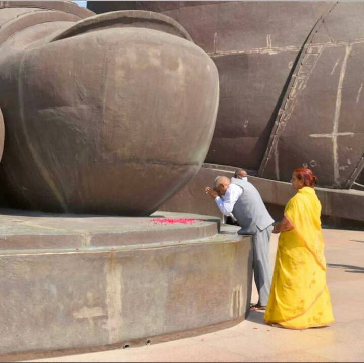 ઉપરાષ્ટ્રપતિ જગદીપ ધનખડે આજે  સ્ટેચ્યુ ઓફ યુનિટીની મુલાકાત લઈ પૂજન કર્યું હતું.