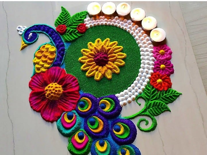 रंगोली-दीपक -सनातन धर्म में शुभ कार्य में रंगोली बनाने की प्रथा प्राचीन काल से चली आ रही है. इसे घर के मुख्य द्वार पर बनाना बहुत शुभ माना जाता है. यह खुशी, आध्यात्मिक ऊर्जा और उत्साक का प्रतीक है. साथ ही धनतेरस के दिन से पूर्णिमा तक रोजाना घर मुख्य द्वार पर घी या तेल दीपक लगाना चाहिए. इससे मां लक्ष्मी के साथ कुबरे देव भी खुश होते हैं.