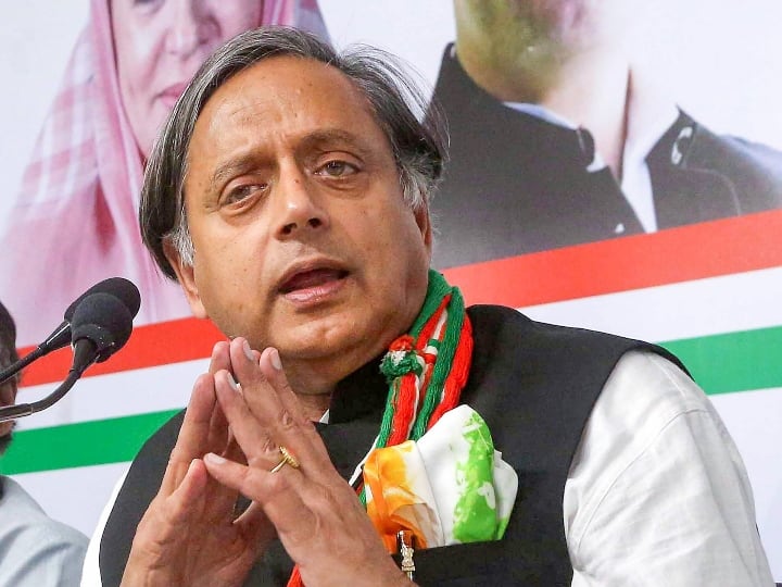 Congress raged on Shashi Tharoor said - his two faces say something in the party and something else in front of the media Congress President Election: ਸ਼ਸ਼ੀ ਥਰੂਰ 'ਤੇ ਭੜਕੀ ਕਾਂਗਰਸ, ਕਿਹਾ- ਉਨ੍ਹਾਂ ਦੇ ਦੋ ਚਿਹਰੇ ਪਾਰਟੀ 'ਚ ਕੁਝ ਕਹਿੰਦੇ ਹਨ ਤੇ ਮੀਡੀਆ ਦੇ ਸਾਹਮਣੇ ਕੁਝ ਹੋਰ