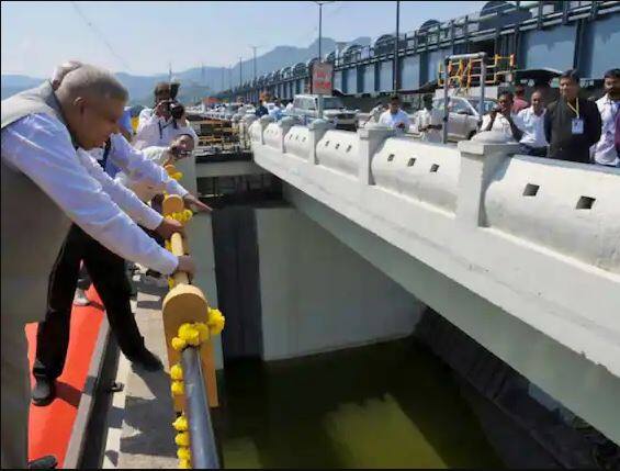 કેવડીયા ખાતે સરદાર સરોવર ડેમની મુલાકાત લેતા જગદીપ ધનખડ