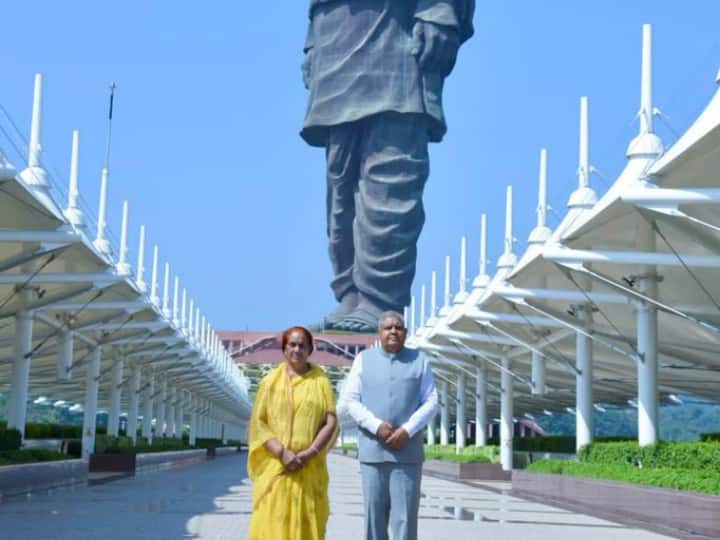 Jagdeep Dhankhar Gujarat Visit Vice President went to Statue of Unity Remembering Sardar Patel Gujarat News: गुजरात में ‘स्टेच्यू ऑफ यूनिटी’ देखने पहुंचे उपराष्ट्रपति जगदीप धनखड़, सरदार पटेल को किया नमन