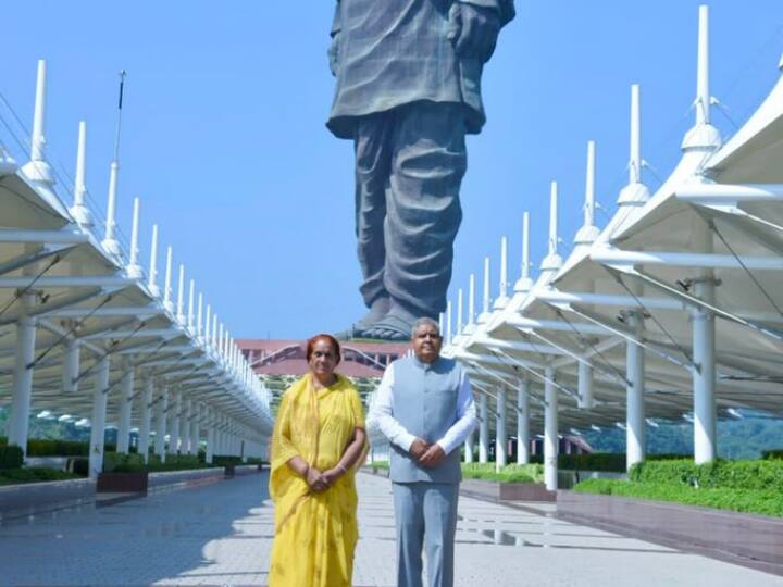 उपराष्ट्रपति जगदीप धनखड़ गुजरात दौरे पर आये हुए हैं. इस दौरान उपराष्ट्रपति जगदीप धनखड़ 'स्टेचू ऑफ़ यूनिटी' और कई फेमस जगहों पर गए.