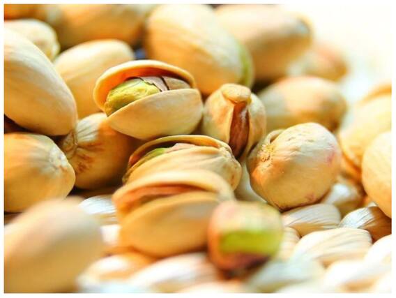 Dry Fruits For Skin: रोज खाएं ये ऑयली ड्राई फ्रूट्स, बनाएंगे आपको खूबसूरत