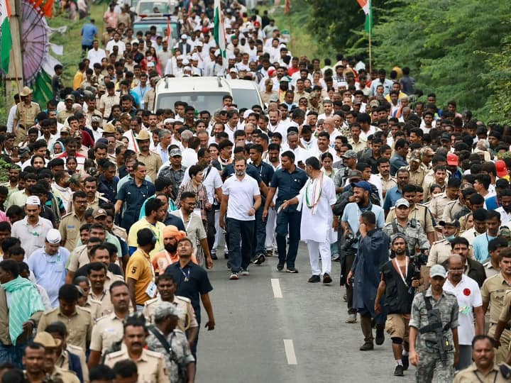 Karnataka Congress Leader Rahul Gandhi Leading Bharat Jodo Yatra To Address Public Rally in Ballari भारत जोड़ो यात्रा के बीच कर्नाटक के बेल्लारी में राहुल गांधी की बड़ी रैली, तमाम बड़े नेता होंगे शामिल