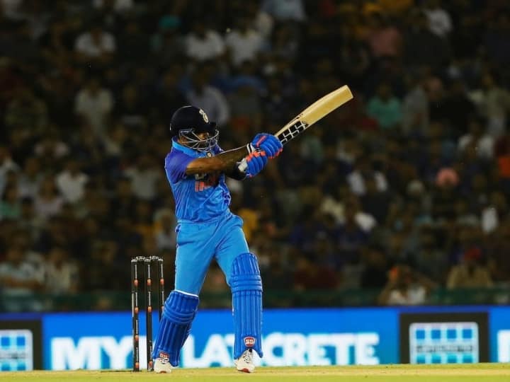 T20 World Cup 2022 Top Batsman Explosive Strike Rate In T20 International Suryakumar yadav T20 World Cup 2022: टी20 विश्व कप में इन बल्लेबाज़ का दिखेगा विस्फोटक रूप, स्ट्राक रेट देख उड़ जाएंगे होश