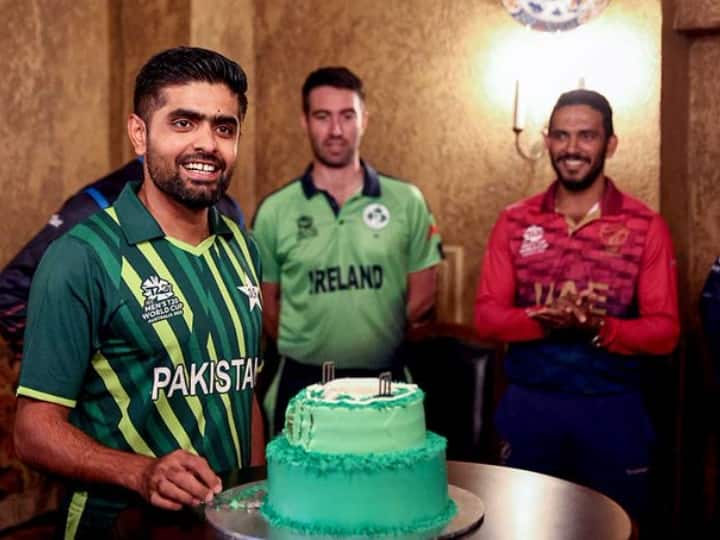 Before the T20 World Cup 2022, Pakistan captain Babar Azam celebrated his 28th birthday in a special way during the press conference Watch: बाबर आजम के लिए आरोन फिंच लाए केक, इस तरह मना पाक कप्तान का बर्थडे, वीडियो वायरल