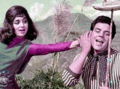 जब Dharmendra की इस हरकत से गुस्सा गई थीं आशा पारेख, शूटिंग के दौरान उठाया था ऐसा कदम!