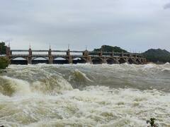 Mettur Dam : மேட்டூர் அணையில் 1 லட்சம் கனஅடி நீர் திறப்பு..! கரையோர மக்களே உஷார்..!