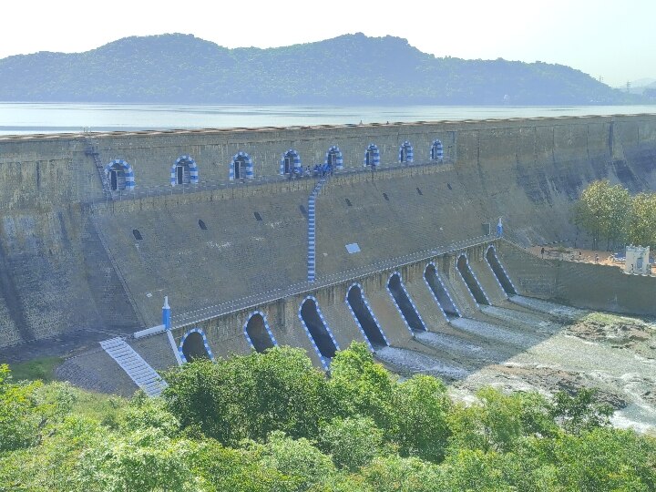 Mettur Dam : மேட்டூர் அணையில் 1 லட்சம் கனஅடி நீர் திறப்பு..! கரையோர மக்களே உஷார்..!