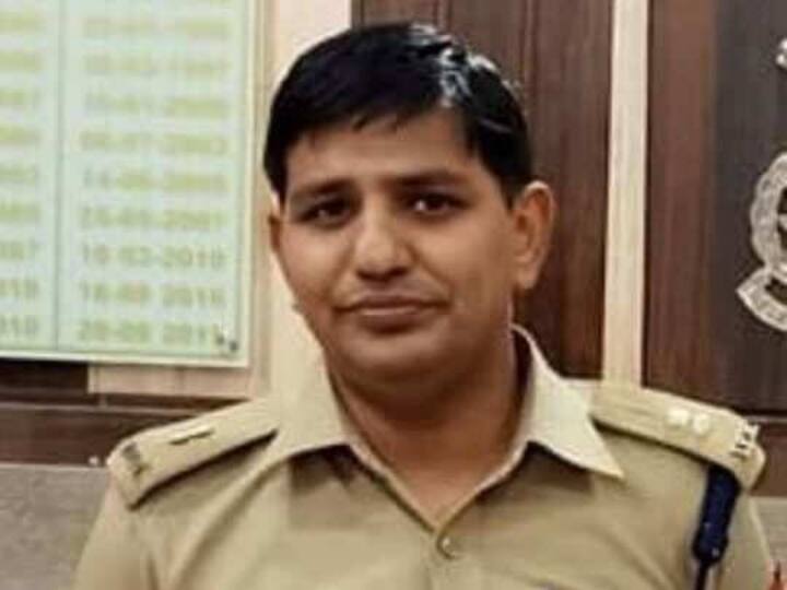 Absconding IPS Manilal Patidar surrenders in Lucknow court महोबा के व्यापारी की हत्या के आरोप में मणिलाल पाटीदार ने कोर्ट में सरेंडर किया, 2 साल पहले हुए थे सस्पेंड