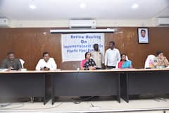 నవంబర్ 1నుంచి ప్లాస్టిక్ ఫ్లెక్సీలపై నిషేధం, ప్రింటింగ్ సంస్థల యాజమాన్యాలకు అధికారుల హెచ్చరిక