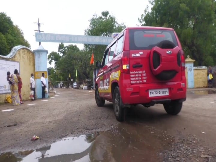 பாளை மத்திய சிறையில் செல்போன், சிம்கார்டு பறிமுதல் - சிறைத்துறை வட்டாரத்தில் பரபரப்பு