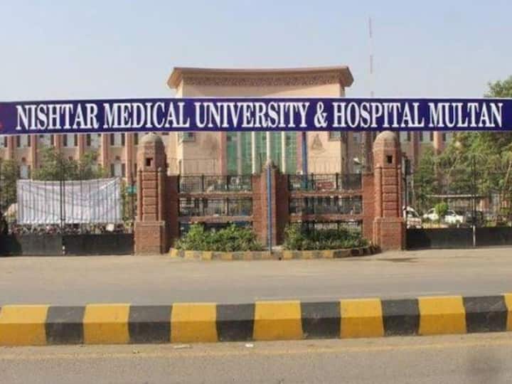 Pakistan Horror several decomposed bodies found on Multan Hospital roof probe ordered Pakistan Horror: హాస్పిటల్‌పై గుట్టలుగుట్టలుగా కుళ్లిన శవాలు, షాక్ అవుతున్న స్థానికులు