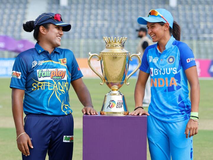 Womens Asia Cup 2022 Final: महिला आशिया चषक 2022 मधील अंतिम सामन्यात भारतानं श्रीलंकेचा आठ विकेट्सनं धुव्वा उडवला. या विजयासह भारतानं सातव्यांदा महिला आशिया चषकावर नाव कोरलंय.