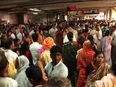 আগামী ১২ ঘণ্টা বিদ্যুৎ বিচ্ছিন্ন, শিয়ালদা মেইন লাইনে ৪২টি লোকাল ট্রেন বাতিল