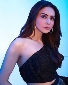 PHOTO: बॉलिवूड अभिनेत्री रकुल प्रीत सिंहचा क्लासी लूक; फोटो चर्चेत!