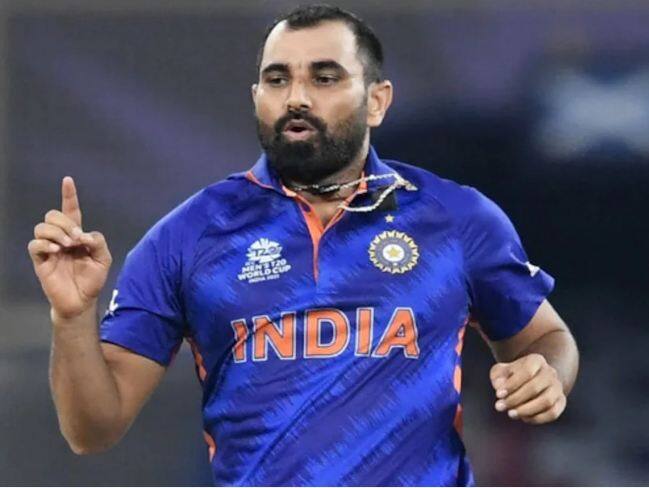 Mohammed Shami included in T20 World Cup squad in place of Jasprit Bumrah T20 World Cup 2022: ਜਸਪ੍ਰੀਤ ਬੁਮਰਾਹ ਦੀ ਜਗ੍ਹਾ ਟੀ-20 ਵਿਸ਼ਵ ਕੱਪ ਟੀਮ 'ਚ ਮੁਹੰਮਦ ਸ਼ਮੀ ਨੂੰ ਕੀਤਾ ਗਿਆ ਸ਼ਾਮਲ, ਇਹ ਦੋਵੇਂ ਗੇਂਦਬਾਜ਼ ਬੈਕਅਪ 'ਚ