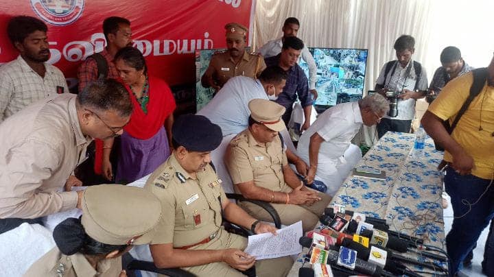 Trichy : 'தீபாவளிக்கு ஊருக்கு போனா எங்ககிட்ட சொல்லிட்டு போங்க..' மக்களுக்கு போலீஸ் அறிவுரை..!