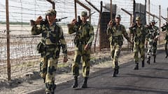 ਬੀ.ਐਸ.ਐਫ ਦੀ ਟੀਮ ਪਹੁੰਚੀ ਫਿਰੋਜ਼ਪੁਰ ਦੇ ਸਕੂਲ, ਹਥਿਆਰਾਂ ਨੂੰ ਦੇਖ ਕੇ ਸਕੂਲੀ ਬੱਚੇ ਰਹਿ ਗਏ ਹੈਰਾਨ