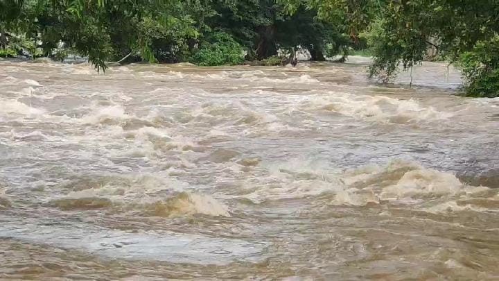 காவிரி ஆற்றில் நீர்வரத்து வினாடிக்கு 80,000 கன அடியாக அதிகரிப்பு - மீண்டும் வெள்ளப்பெருக்கு