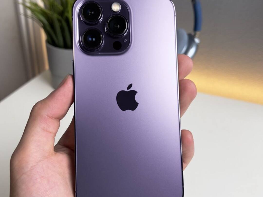 Apple iPhone Fined: ఆపిల్కు రూ.165 కోట్ల ఫైన్, సిల్లీ రీజన్ చెప్పినందుకు గట్టి మొట్టికాయ Apple fined again for chargerless iPhones, ordered to pay 20 mn dollars in Brazil Apple iPhone Fined: ఆపిల్కు రూ.165 కోట్ల ఫైన్, సిల్లీ రీజన్ చెప్పినందుకు గట్టి మొట్టికాయ