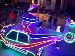 रोहतास के युवकों का कमाल, बनाई हेलीकॉप्टर वाली कार, जगमगाती पंखियों के साथ लोग खूब ले रहे सेल्फी