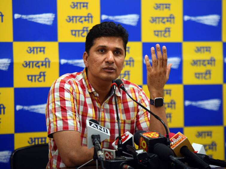 Manish Sisodia Excise Policy Scam Will Be Arrested AAP Saurabh Bhardwaj Delhi deputy CM arvind kejriwal Manish Sisodia Will Be Arrested Tomorrow In Excise Policy Scam Case, Claims AAP