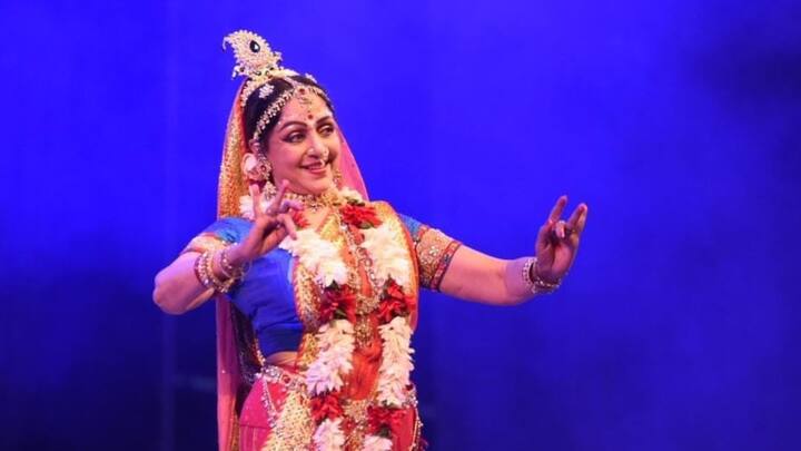 Hema Malini Uodate: হিন্দি ছবিতে সুযোগ, স্বপ্নের নায়কের বিপরীতে অভিনয়, তারপরে বিয়ে। বলিউডের ড্রিম গার্লের সফর স্বপ্নের মতোই।