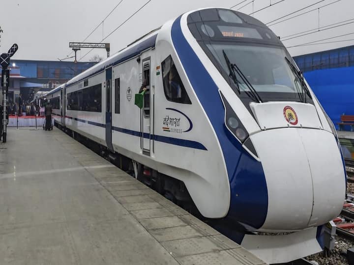 Vande Bharath Express Train Started Only For Election States తెలంగాణకు కేంద్రం మొండిచెయ్యి, ఎన్నికల రాష్ట్రాలకే వందే భారత్ రైళ్లు!