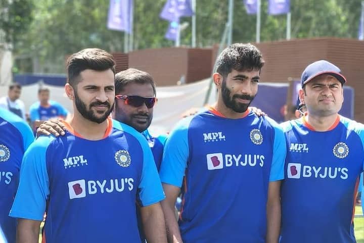 ஹாரிஸ் ஷீல்ட்ஸ் போட்டியில் 6 சிக்சர்கள் அடித்து சாதணை படைத்துள்ளார்