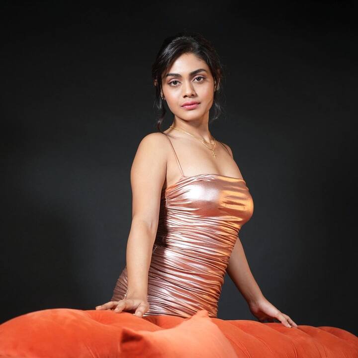 एकीकडे सलमान खानने शालीन भानोतची जोरदार शाळा घेतली, तर दुसरीकडे या सीझनमधून घरातून बाहेर पडलेल्या पहिल्या सदस्याचे नावही जाहीर करण्यात आले.